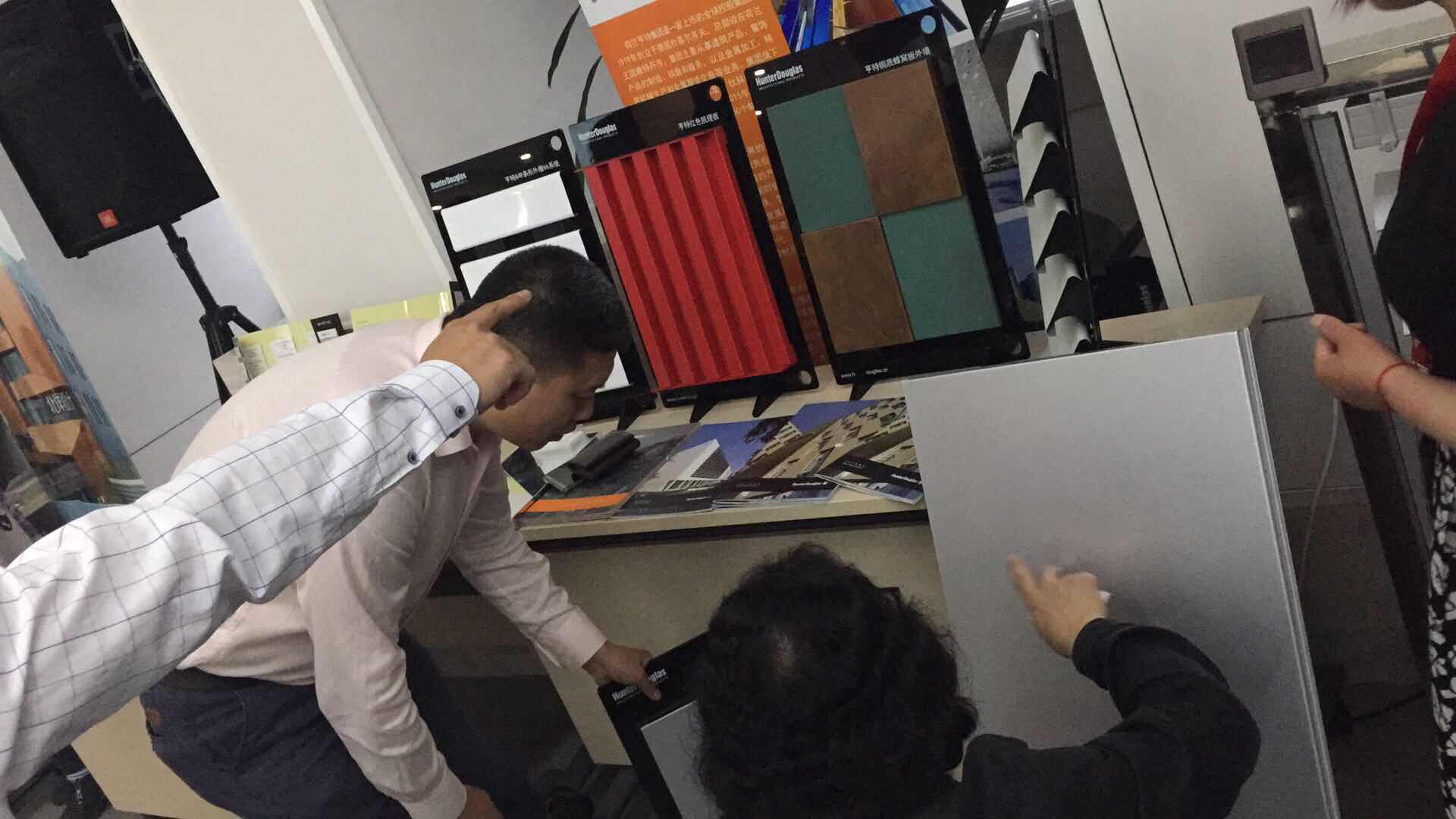 交流现场.jpg