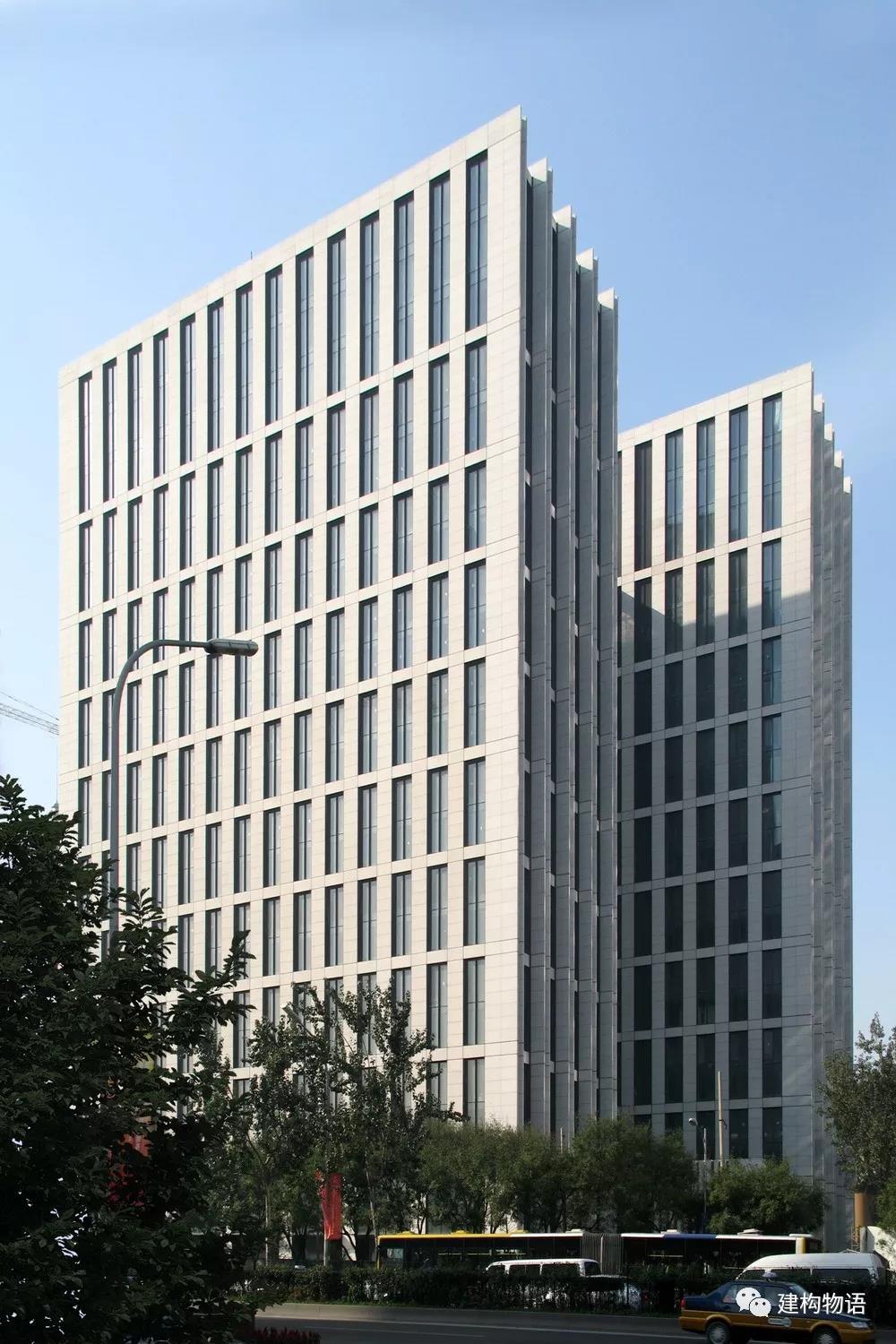 北京嘉铭中心严谨简洁的建筑形式1.jpg