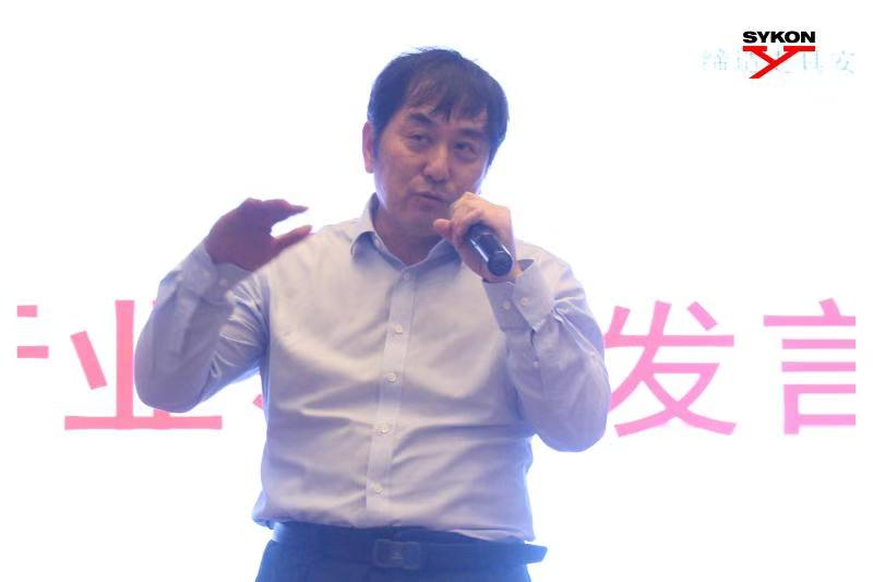 上海幕墙共享设计业委员主任杜平皆先生发言.png