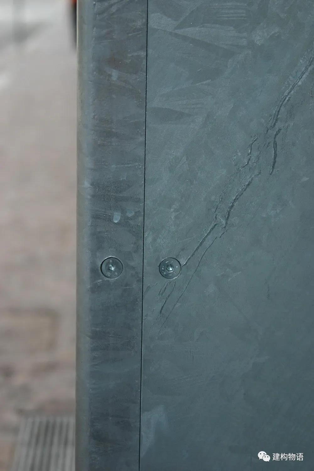 意大利Como某商店的镀锌钢板构造——平头内六角螺钉固定2.jpg
