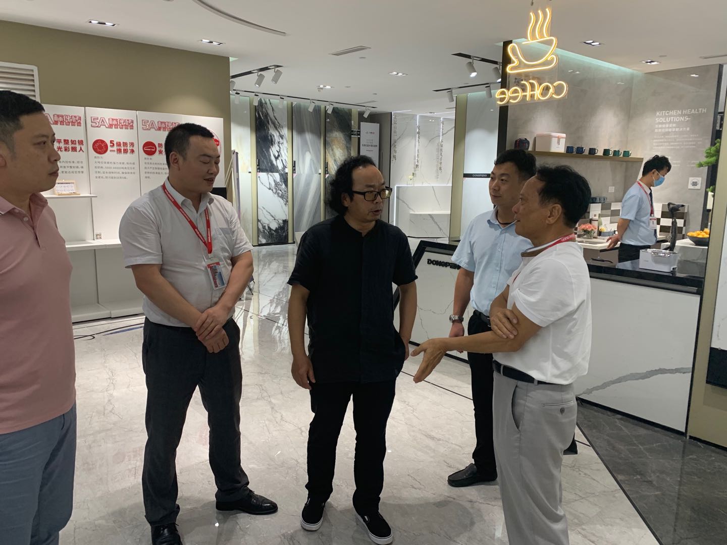 “建材U选”东鹏公司行2.jpg