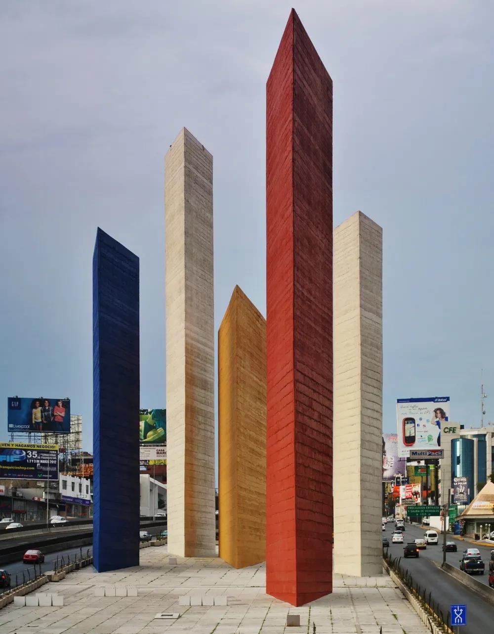 墨西哥墨西哥城卫星城塔（五色塔）雕塑1.jpg