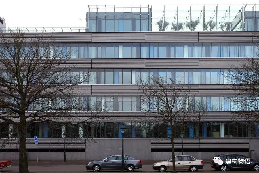 典型的外循环式双层幕墙——荷兰鹿特丹商务部大楼1.jpg