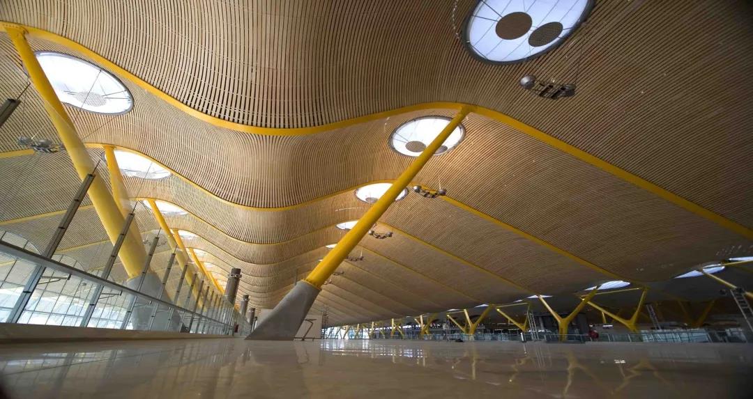 西班牙马德里国际机场3.jpg