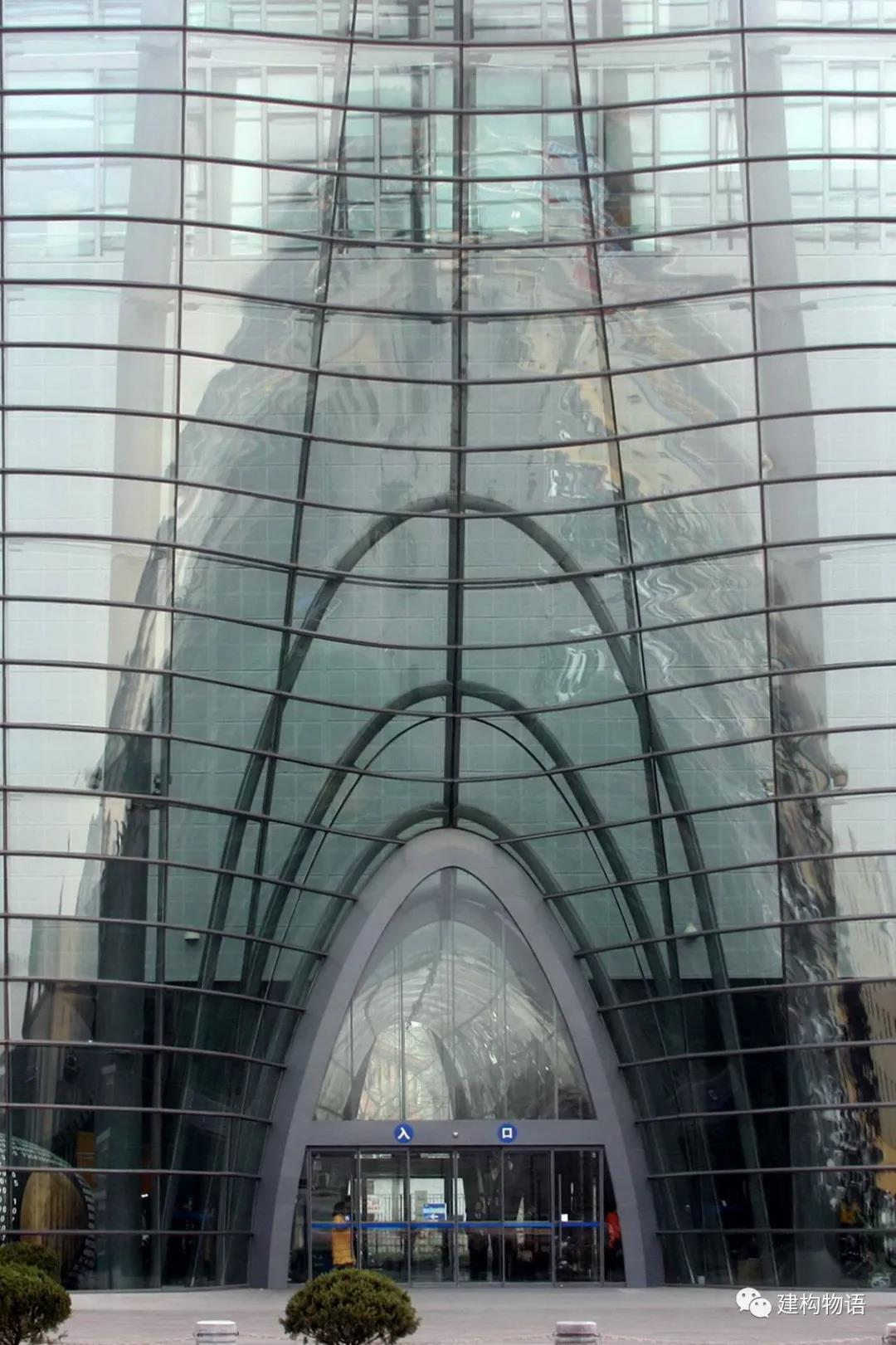 北京天文馆新馆（2005）水平上下两边固定的玻璃幕墙1.jpg
